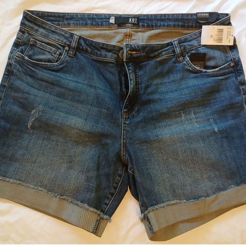 Kut from the Kloth Catherine Boyfriend Jean Shorts, Size 18